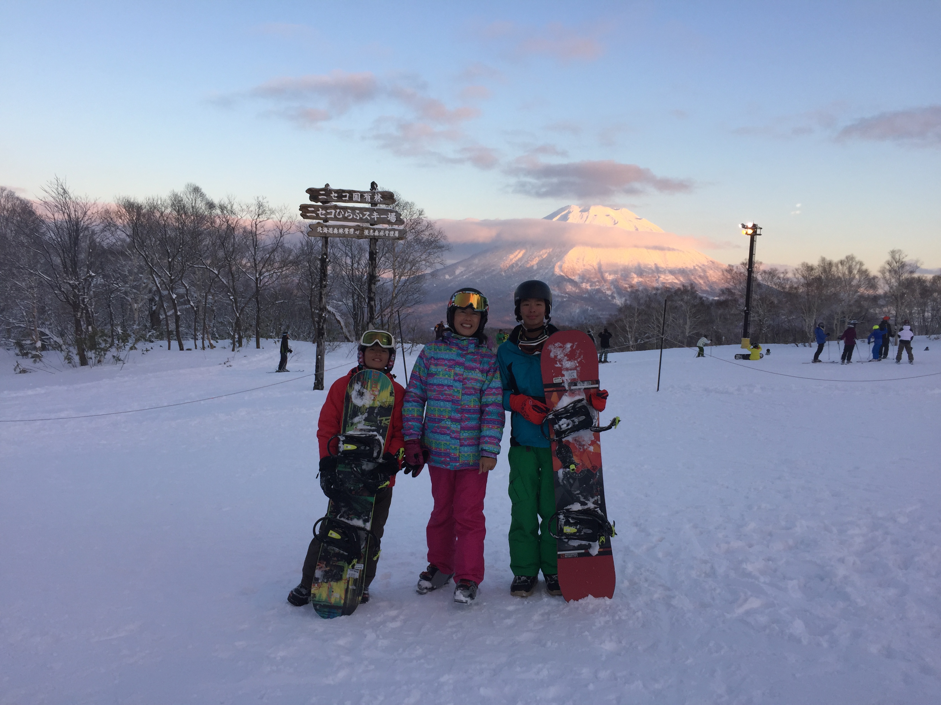 此共學島課程安排為 日本滑雪旅育 出國前線上課程