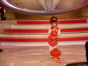 小童星Ella跳中國民俗舞蹈紅燈籠