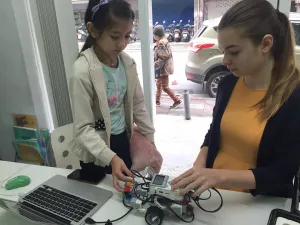 EV3 color sensor activity