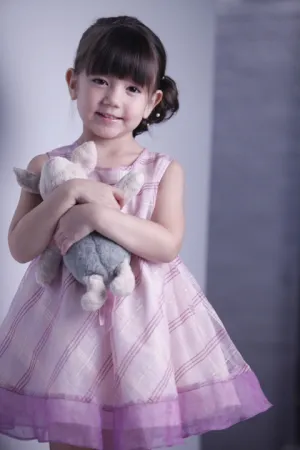 Ella統一多多星的宣傳照15