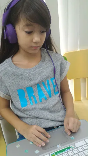 Ella吳若瑄 GapKidsXED 穿搭 Brave